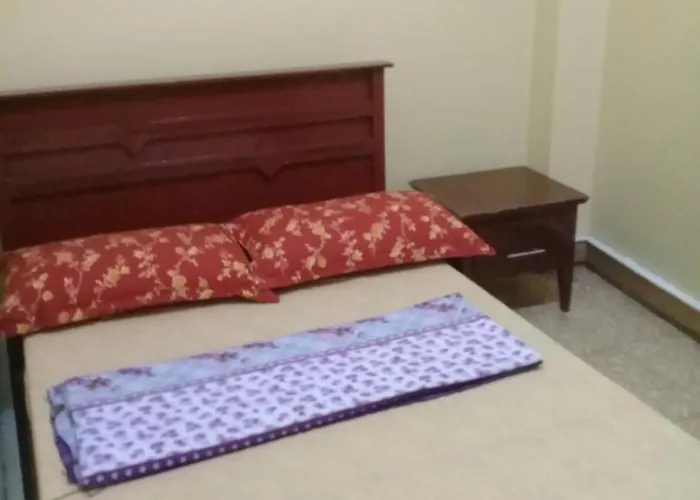 Ashburn's Transient Baguio: Basic Sleep & Go Hostel Baguio City